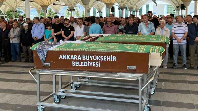 Başkent'te zehirlenen anne Türkan Sabancılar ile kızı Elif Sude Sabancılar son yolculuğuna uğurlandı