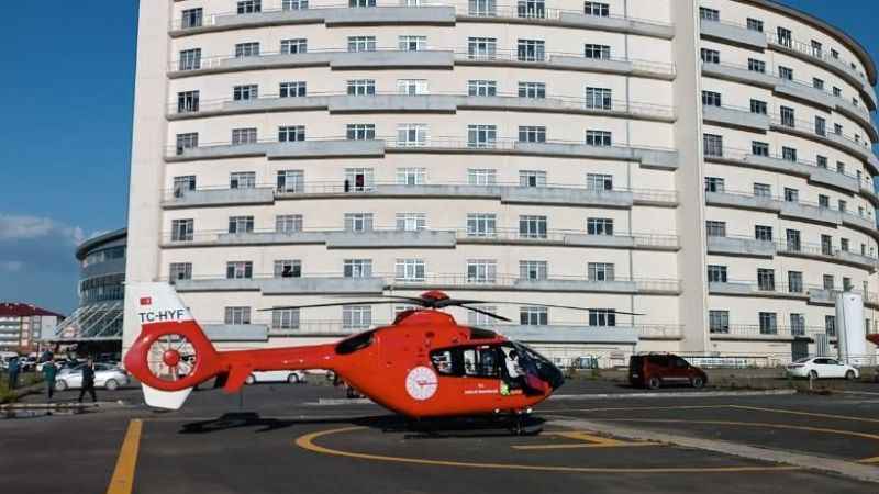Yeni doğan bebek için ambulans helikopter Yeni doğan bebek için ambulans helikopter