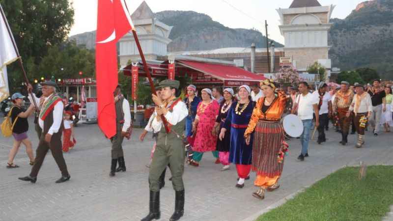 Yörüklerin yayla göçü renkli görüntüler oluşturdu
