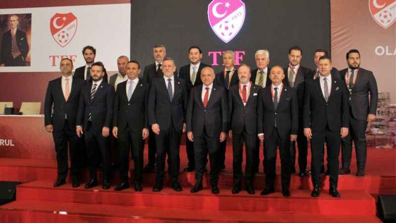 Mehmet Büyükekşi, yeniden TFF başkanlığına seçildi Mehmet Büyükekşi, yeniden TFF başkanlığına seçildi