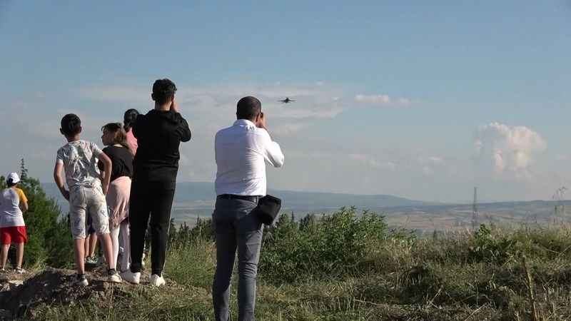 Solotürk'ten nefes kesen gösteri Solotürk'ten nefes kesen gösteri