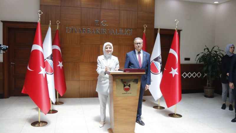 Aile ve Sosyal Hizmetler Bakanı Göktaş, Diyarbakır Valiliğini ziyaret etti