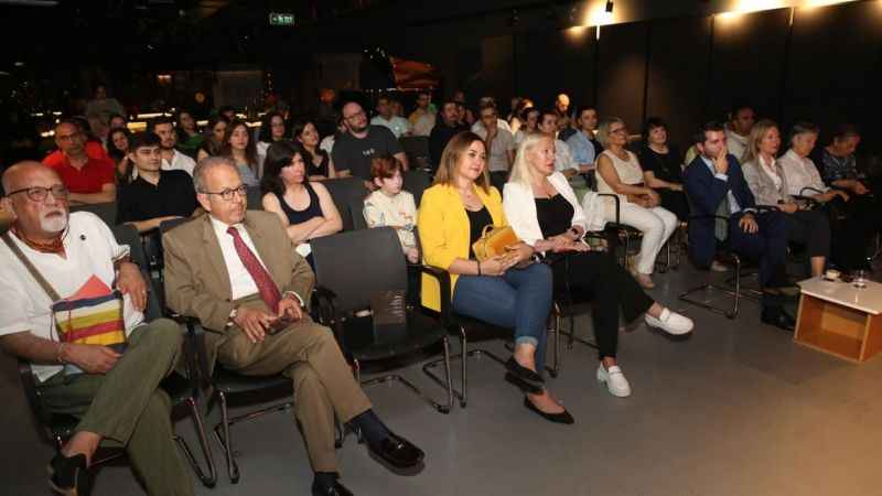 Keman ve çellonun gitarla buluştu Keman ve çellonun gitarla buluştu