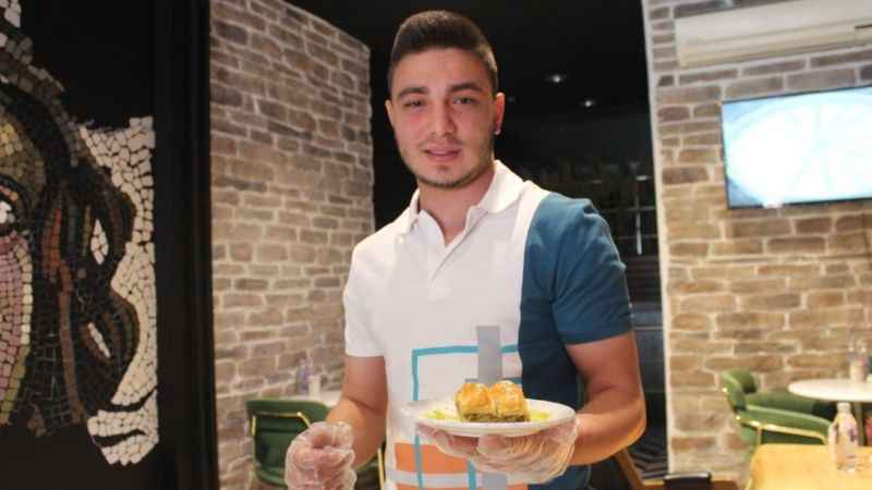 Sahte baklava boğazda yanma yapar Sahte baklava boğazda yanma yapar
