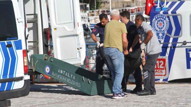 Antalya’da deniz yüzeyinde erkek cesedi bulundu Antalya’da deniz yüzeyinde erkek cesedi bulundu