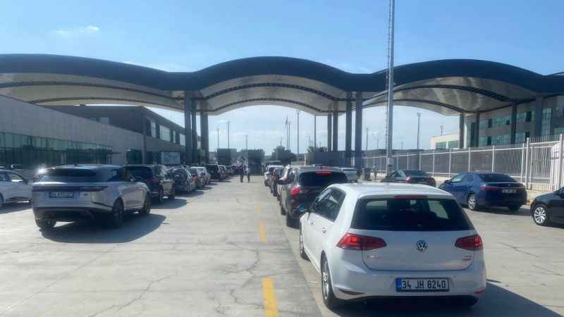 İpsala Sınır Kapısı’nda 10 kilometrelik araç kuyruğu İpsala Sınır Kapısı’nda 10 kilometrelik araç kuyruğu