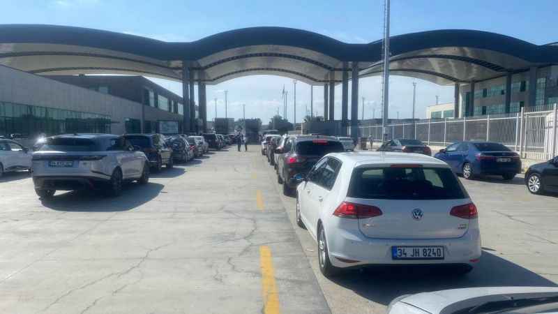 İpsala Sınır Kapısı’nda 10 kilometrelik araç kuyruğu İpsala Sınır Kapısı’nda 10 kilometrelik araç kuyruğu