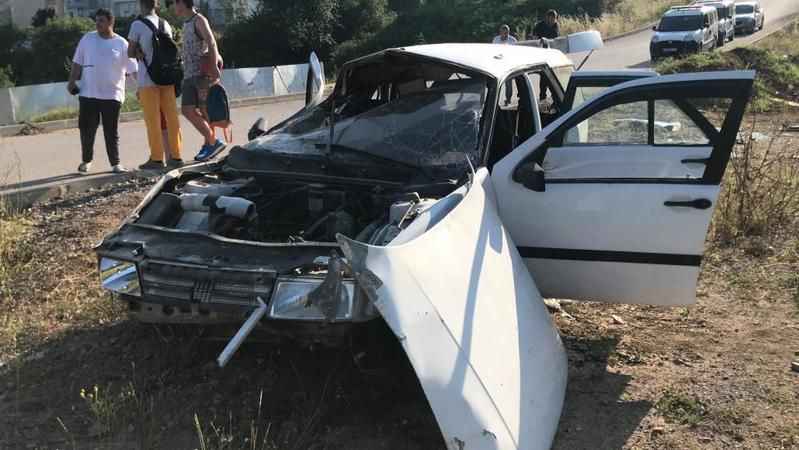 Otomobile 8 kişi binip dehşeti yaşadılar: 1’i ağır 5 yaralı Otomobile 8 kişi binip dehşeti yaşadılar: 1’i ağır 5 yaralı
