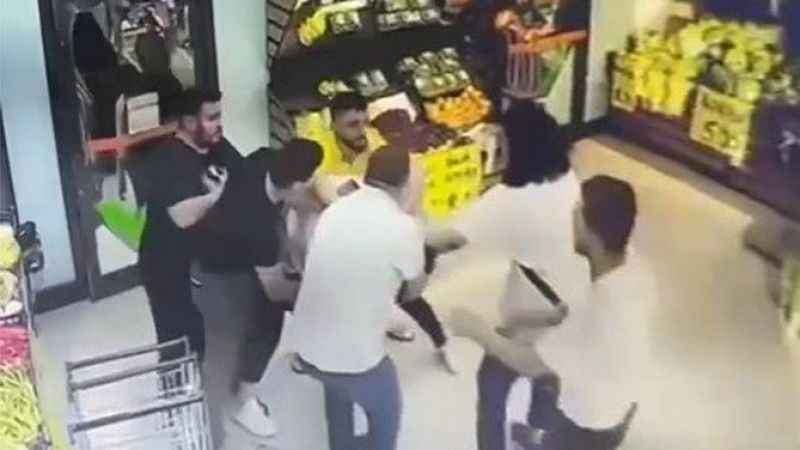 Markette ilginç kavga ! Markette ilginç kavga !
