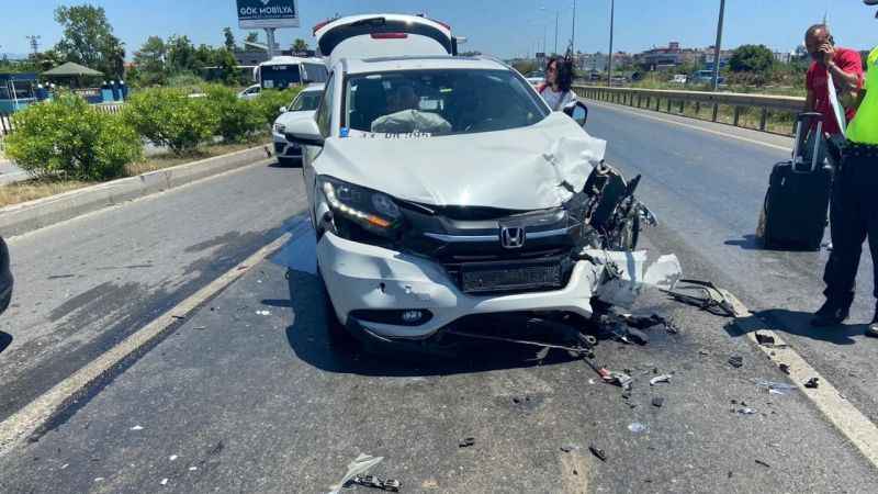 Kırmızı ışıkta yavaşlayan otomobillerin arasına daldı ! Kırmızı ışıkta yavaşlayan otomobillerin arasına daldı !