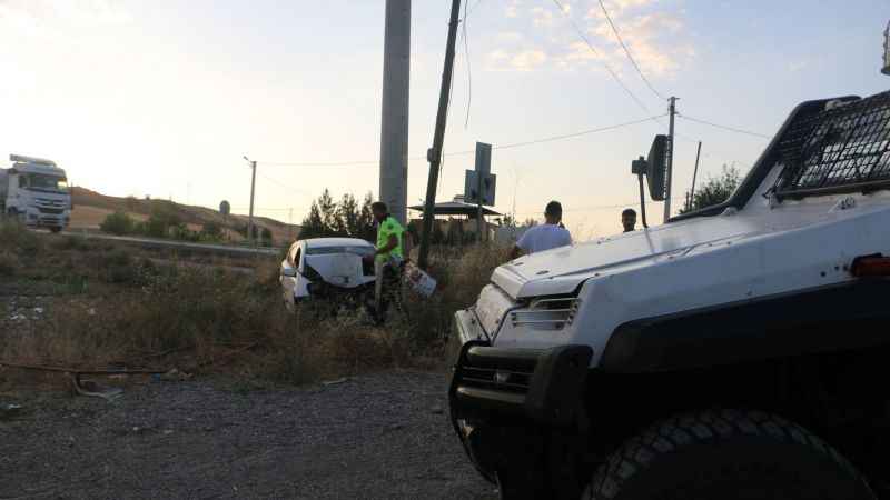Diyarbakır’da iki ayrı kaza: 1 ölü, 8 yaralı Diyarbakır’da iki ayrı kaza: 1 ölü, 8 yaralı