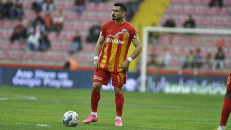 Kayserispor’da Emrah Başsan ayrıldı