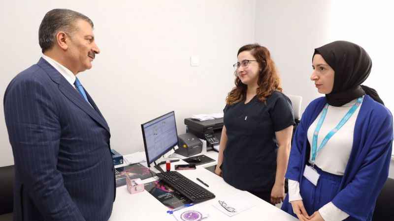 Bakan Koca'dan Defne Devlet Hastanesi'ne ziyaret Bakan Koca'dan Defne Devlet Hastanesi'ne ziyaret