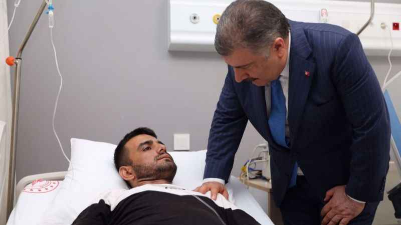 Bakan Koca'dan Defne Devlet Hastanesi'ne ziyaret Bakan Koca'dan Defne Devlet Hastanesi'ne ziyaret
