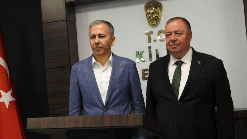 İçişleri Bakanı Ali Yerlikaya sınırın sıfır noktasında İçişleri Bakanı Ali Yerlikaya sınırın sıfır noktasında