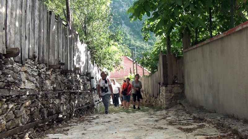 Antalya'nın düğmeli evleri yılda 8 bin kişiyi ağırlıyor Antalya'nın düğmeli evleri yılda 8 bin kişiyi ağırlıyor