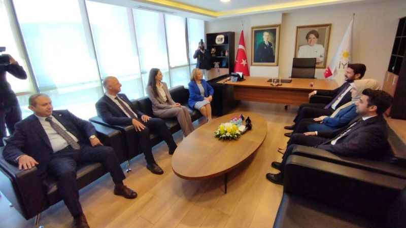 AK Parti heyeti, İYİ Parti Genel Merkezi’ni ziyaret etti AK Parti heyeti, İYİ Parti Genel Merkezi’ni ziyaret etti