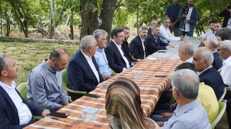 Cevdet Yılmaz'dan Yakup Taş'ın ailesine taziye ziyareti