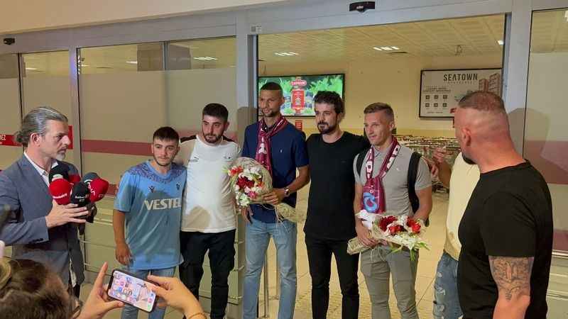 Trabzonspor'un yeni transferleri Orsic ve Fernandez'e coşkulu karşılama Trabzonspor'un yeni transferleri Orsic ve Fernandez'e coşkulu karşılama