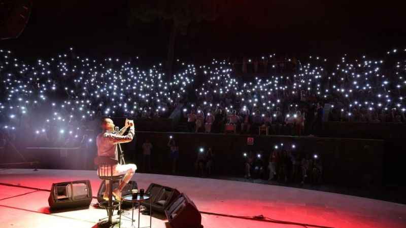 Ünlü sanatçı Marmaris’i coşturdu Ünlü sanatçı Marmaris’i coşturdu