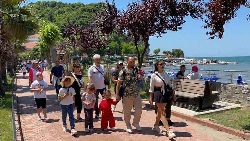 Amasra’da plajlar dolu, insan seli yaşandı