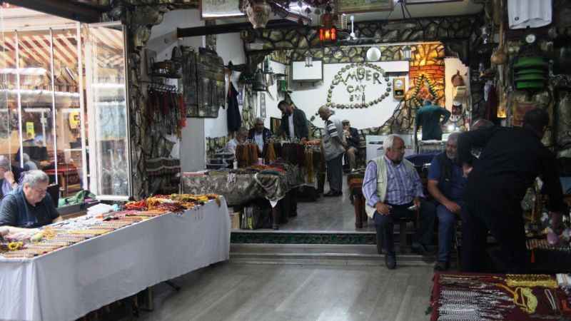 Tespihçiler Kahvesinde sohbet ve ticaret bir arada Tespihçiler Kahvesinde sohbet ve ticaret bir arada