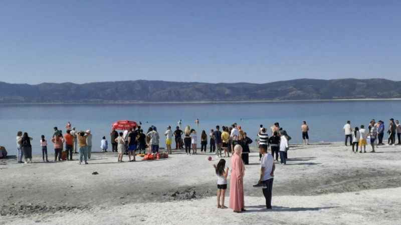 Salda Gölü’nde boğulma vakası: 1 çocuk kurtarıldı, 1 çocuk kayıp