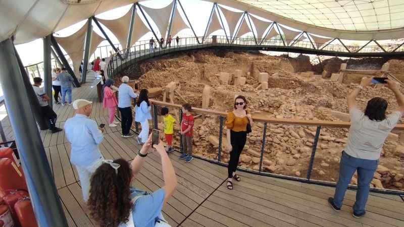Bayramda Göbeklitepe'ye ziyaretçi akını Bayramda Göbeklitepe'ye ziyaretçi akını