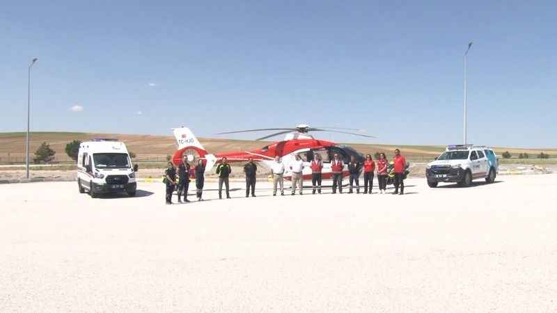 Tatilde binlerce sağlık ve UMKE personeli görev başındaydı Tatilde binlerce sağlık ve UMKE personeli görev başındaydı