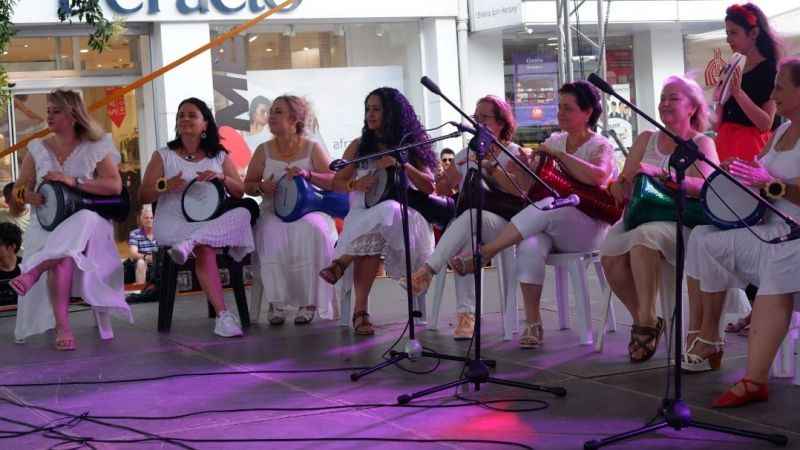 Balkan Folklor Festivali renkli görüntülere sahne oldu