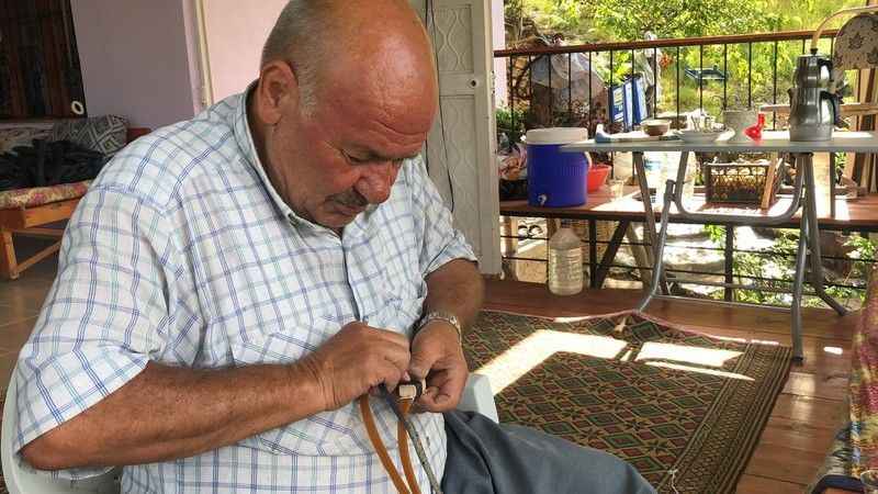 Bir dönemin hem oyuncağı hem silahı: Sapan Bir dönemin hem oyuncağı hem silahı: Sapan