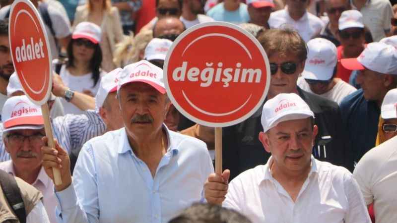 Tanju Özcan yürüyüşe başladı: 