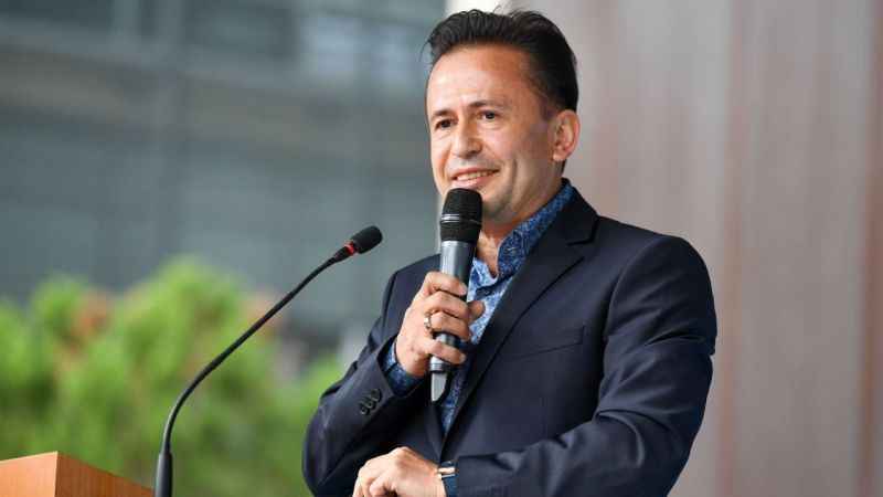 Tuzla Belediye Başkanı Şadi Yazıcı: “Bırakın bu film işlerini. İşinize bakın” Tuzla Belediye Başkanı Şadi Yazıcı: “Bırakın bu film işlerini. İşinize bakın”