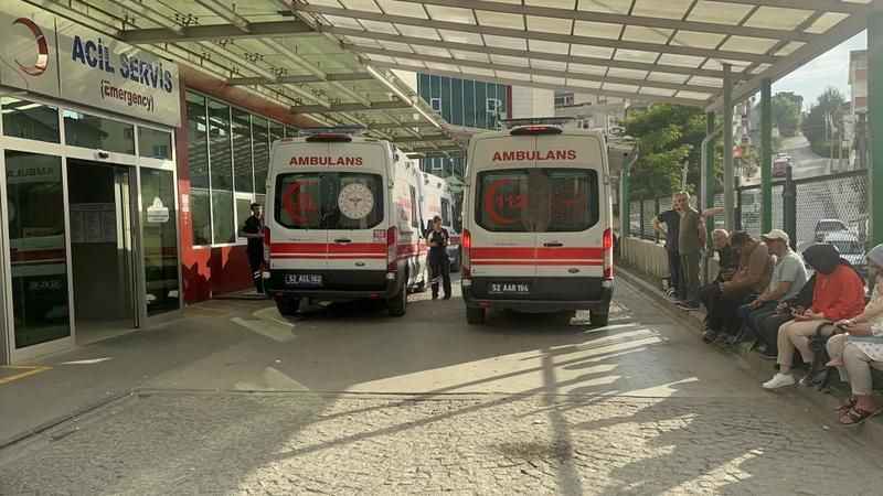 Batum'a giden folklor kafilesi yedikleri yemekten zehirlendi