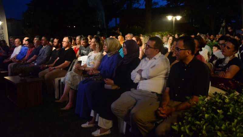 Tuluyhan Uğurlu konseri kulakların pasını sildi Tuluyhan Uğurlu konseri kulakların pasını sildi