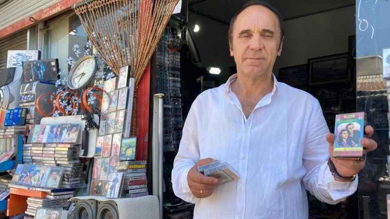 Yıllara meydan okuyarak 100 bin kaset biriktirdi Yıllara meydan okuyarak 100 bin kaset biriktirdi