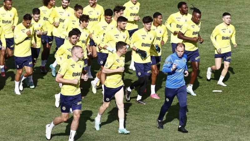 Fenerbahçe, Rusya kampının ilk antrenmanını yaptı