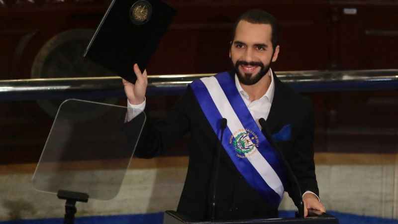 El Salvador Başkanı Bukele, anayasa yasağına rağmen yeniden aday gösterildi