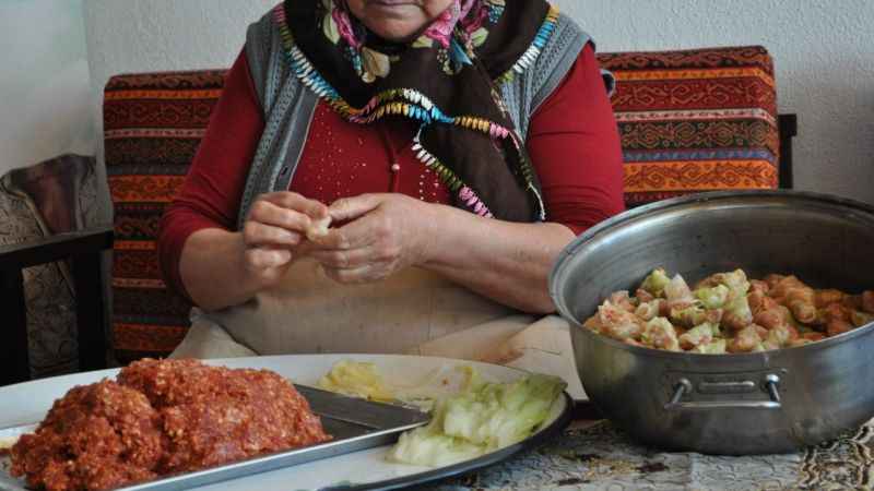 Sivrihisar’a özel üçgen kelem dolması Sivrihisar’a özel üçgen kelem dolması