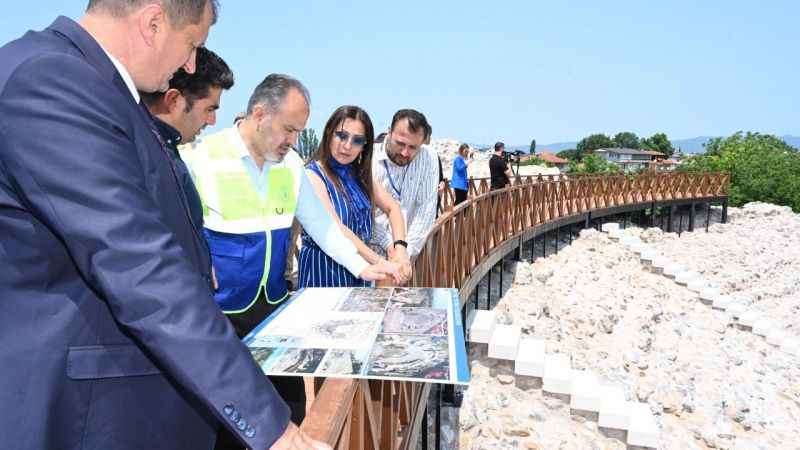 İznik Roma Tiyatrosu turizme kazandırılıyor İznik Roma Tiyatrosu turizme kazandırılıyor