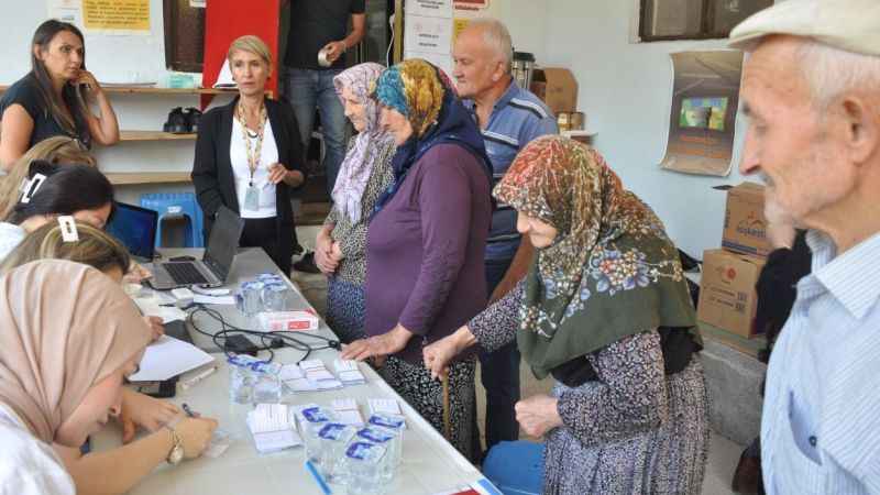 Köy camisi hastane oldu, bahçesi acil servis