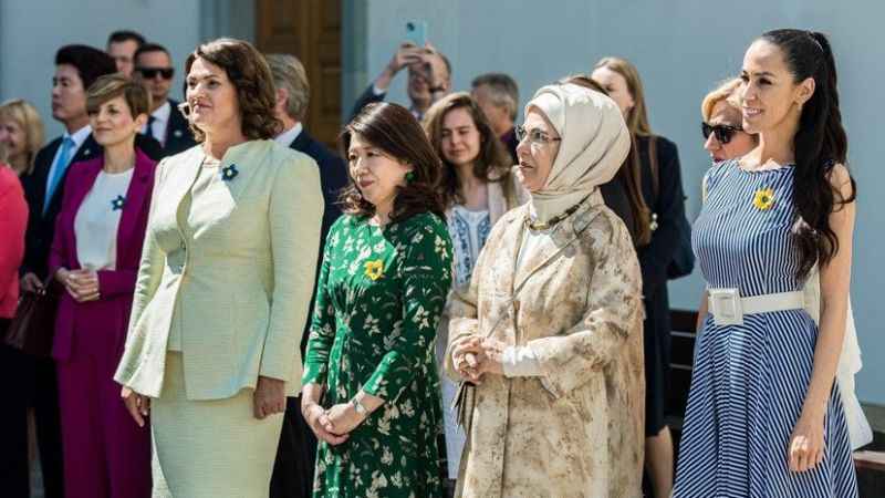 Emine Erdoğan, Litvanya’da Ukraynalı çocuk, kadın ve gençlerle buluştu