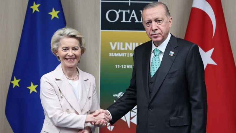 Cumhurbaşkanı Erdoğan, AB Komisyonu Başkanı Leyen'i kabul etti Cumhurbaşkanı Erdoğan, AB Komisyonu Başkanı Leyen'i kabul etti