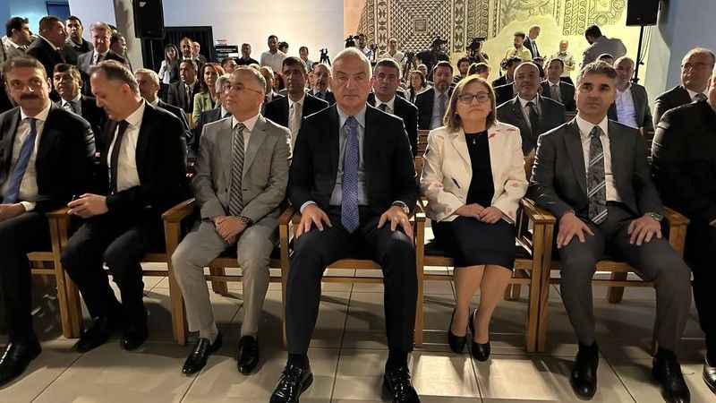 Zeugma mezar steli, Türkiye’ye iade edildi Zeugma mezar steli, Türkiye’ye iade edildi
