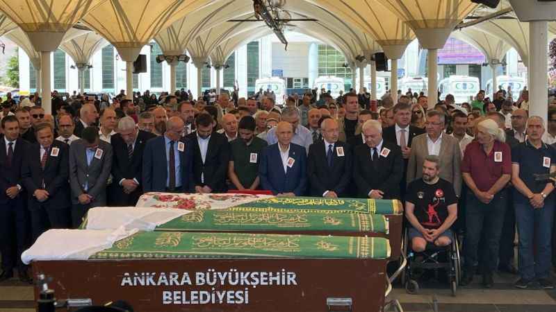 Kılıçdaroğlu, CHP Milletvekili Özkan’ın annesinin cenaze törenine katıldı