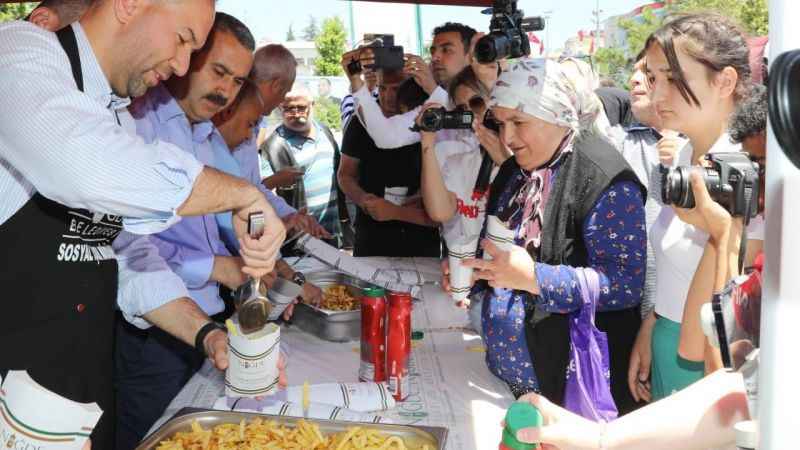 Niğde'de 'Dünya Patates Kızartma Günü'' Niğde'de 'Dünya Patates Kızartma Günü''