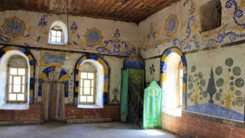 Tarihi caminin duvarında ‘Ayasofya’ süslemesi Tarihi caminin duvarında ‘Ayasofya’ süslemesi