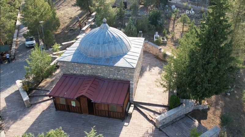 Tapduk Emre Türbesi ziyaretçi bekliyor Tapduk Emre Türbesi ziyaretçi bekliyor