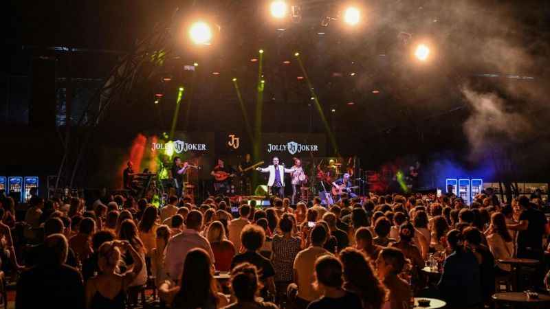 ‘Dolu Dolu Yaz Konserleri’nde Yaşar sahne aldı