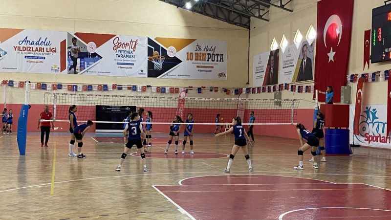ANALİG voleybol yarı final müsabakaları başladı